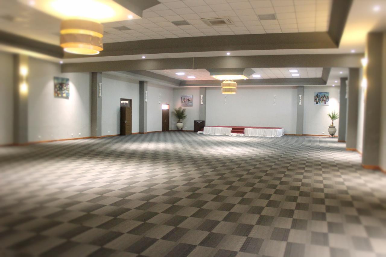 The Grand Palace Hotel Singine Εξωτερικό φωτογραφία